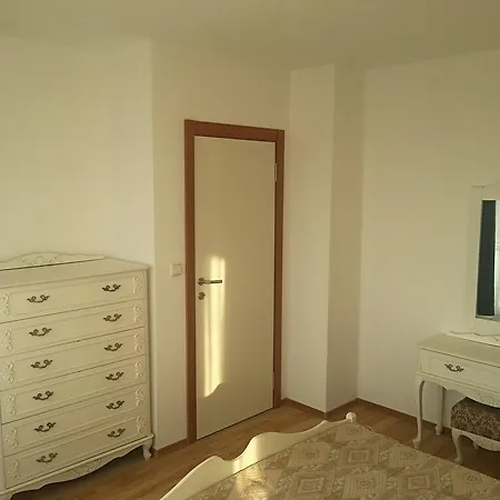 Πανσιόν Rona - Free Parking And Sea View Sveti Vlas